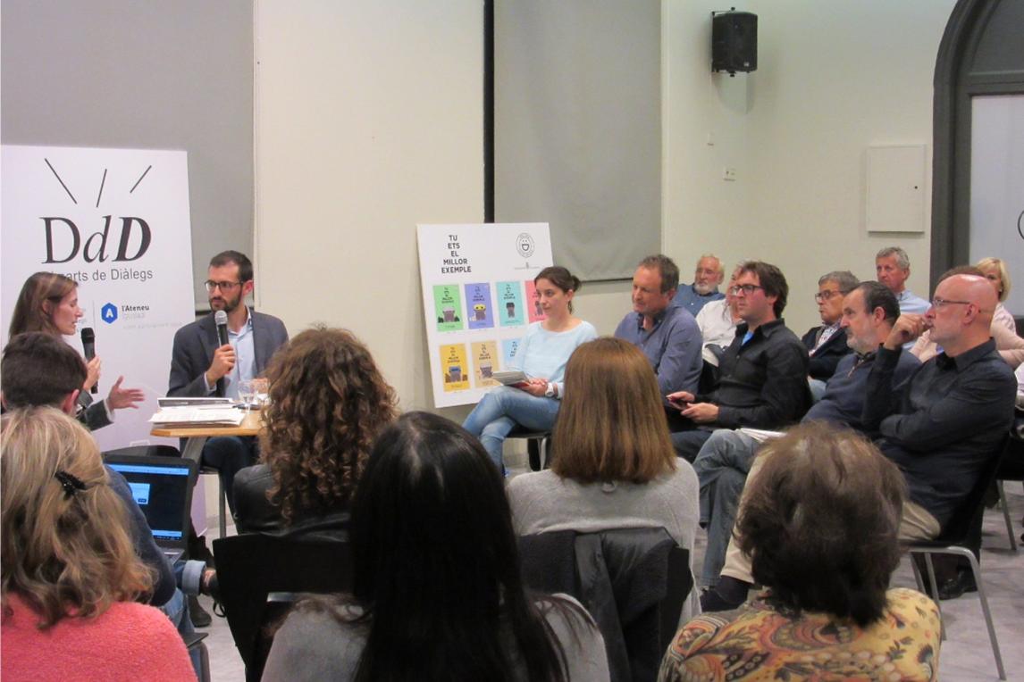 Maria Calaf participa en el debate «Per què Igualada no recicla?»