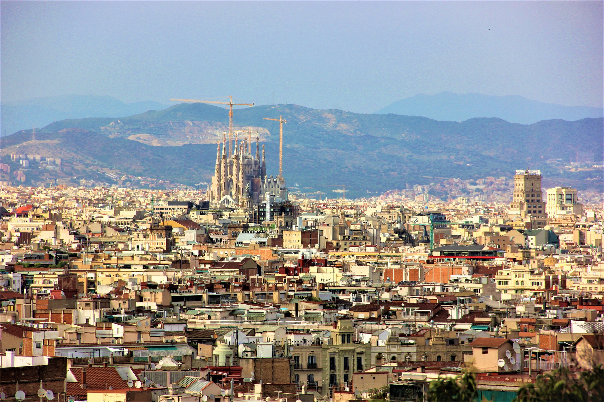 Gran repercussió als mitjans de l’Anuari de la contaminació a Barcelona 2021